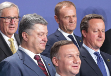 Zobacz co robił Tusk by nie stanąć obok Andrzeja Dudy (FILM)