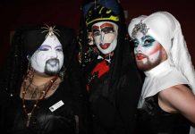 Drag queen w habicie zakonnicy czytała dzieciom w publicznej bibliotece!