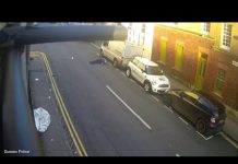 WIELKA BRYTANIA: Pieszy wzbił się w powietrze, gdy wjechał w niego fiat (WIDEO)