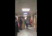 Młoda kobieta wiła się z bólu na podłodze szpitala. Nikt jej nie pomógł (WIDEO)