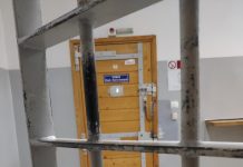 Wojskowy zaatakował siekierą ciężarną żonę, bo tak trzeba było