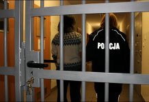 Agresywna kobieta zablokowała drogę