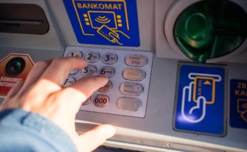 Duży polski bank planuje przerwę. Nie wypłacisz pieniędzy z bankomatu przerwa w banku