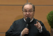 Tadeusz Rydzyk z zakazem odprawiania mszy. Arcybiskup postawił sprawę jasno Tadeusz Rydzyk